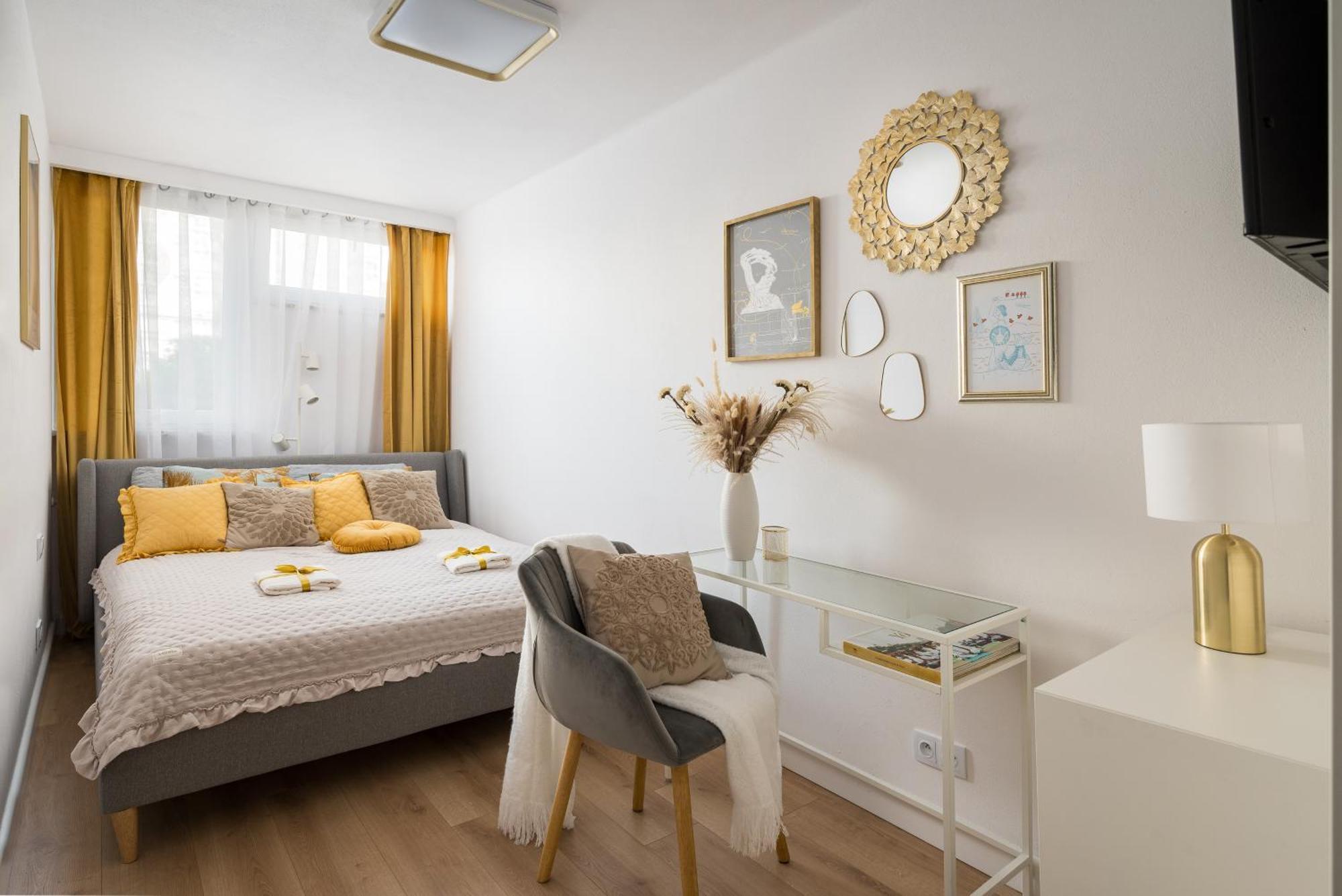 Gold Premium Central Suite 950 M To Central Station Parking Warszawa Exteriör bild