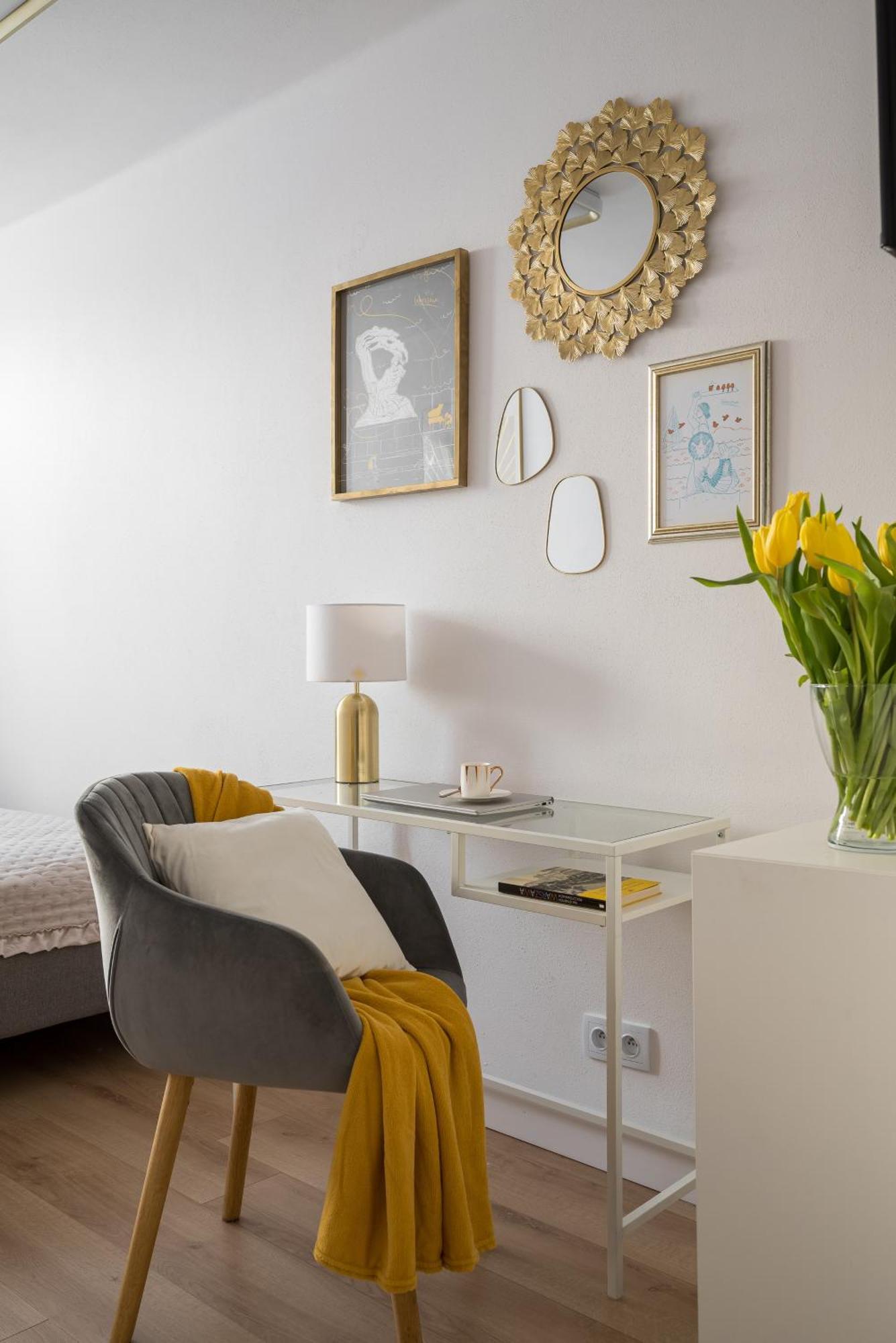 Gold Premium Central Suite 950 M To Central Station Parking Warszawa Exteriör bild